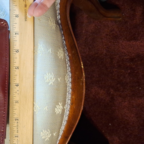 Burgundy Handbag - Picture 5 of 16